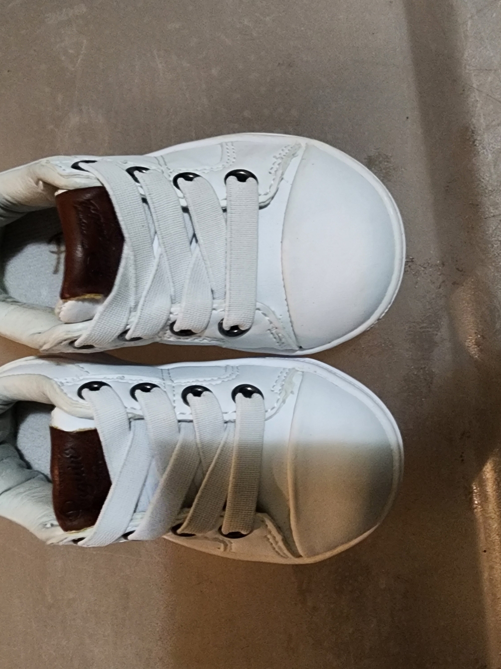 Original Penguin White Kids Sneakers with Brown Tongue Patch Size 4